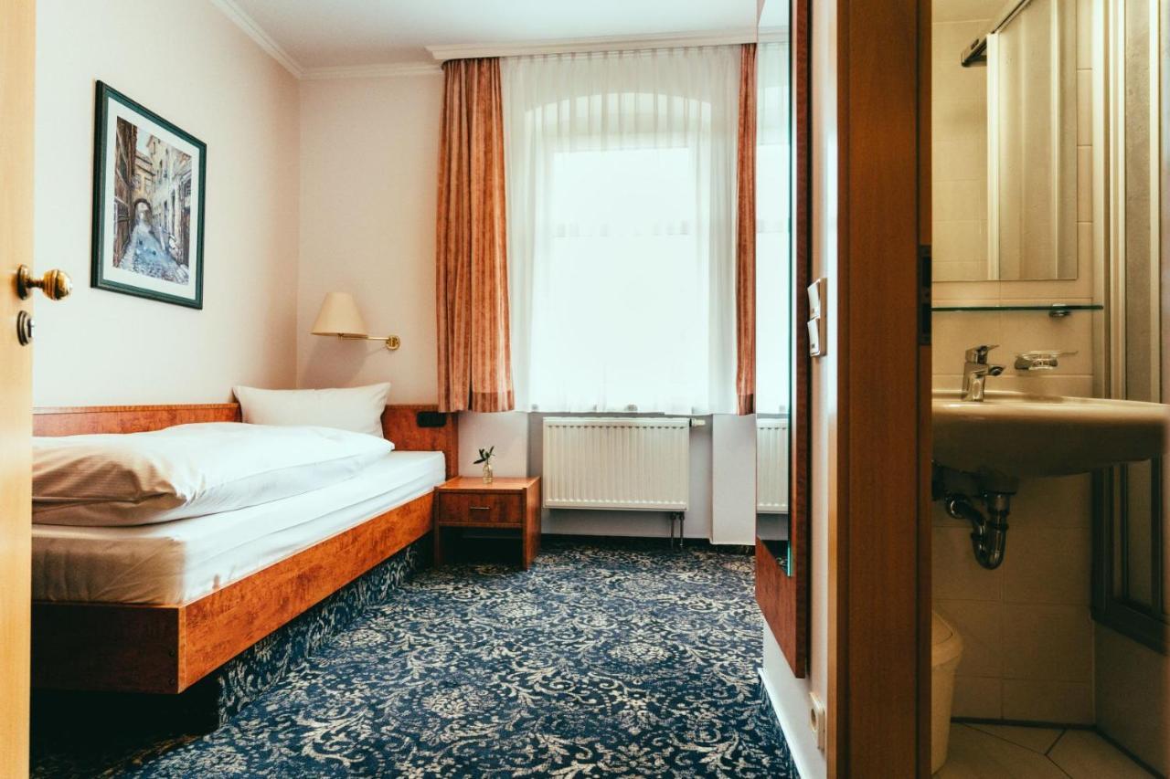 Landhotel Classic Oranienburg Exterior foto