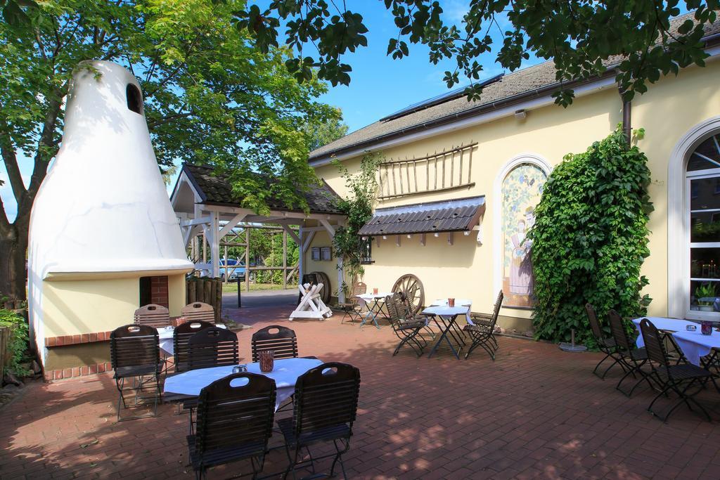Landhotel Classic Oranienburg Exterior foto