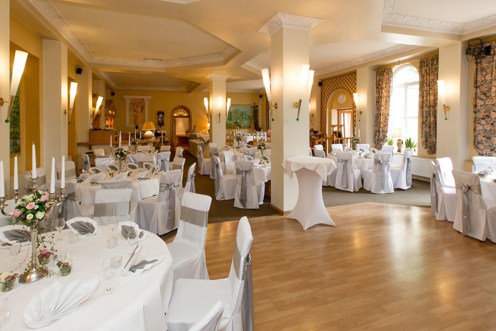 Landhotel Classic Oranienburg Exterior foto
